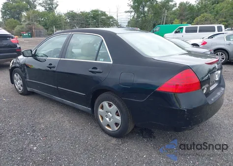 2006 Honda Accord 2.4 Lx z USA, uszkodzony, nr VIN 1HGCM56416A117096